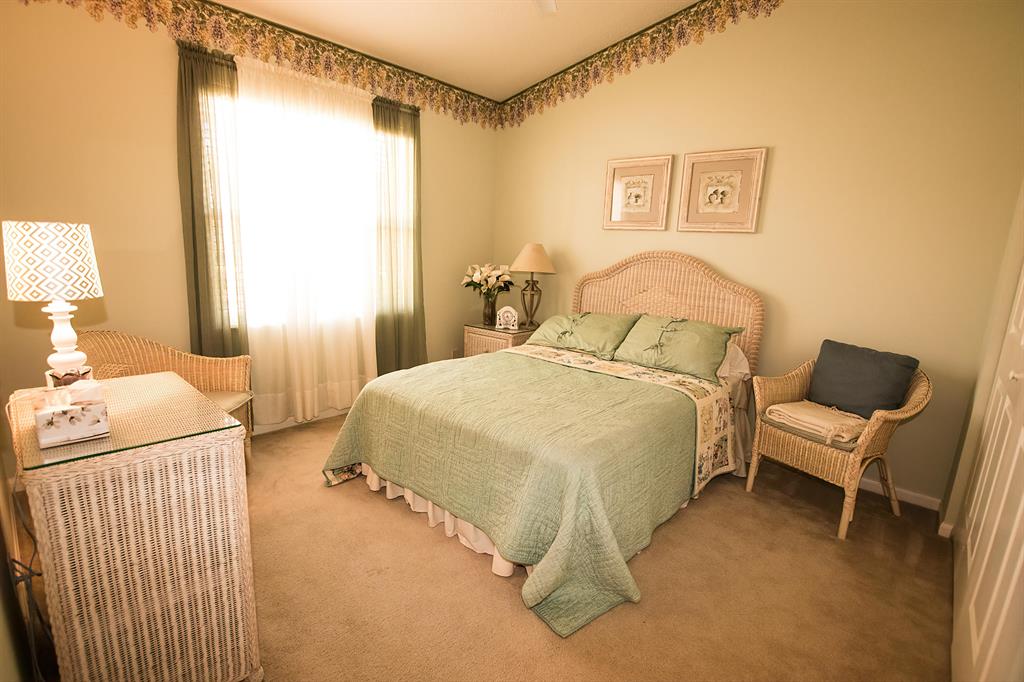 CASCADE LAKES - Residential