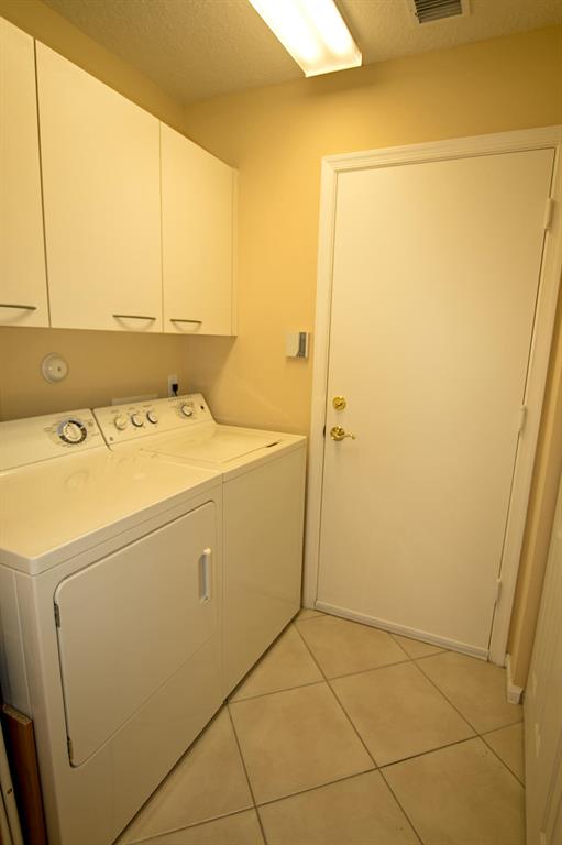 CASCADE LAKES - Residential