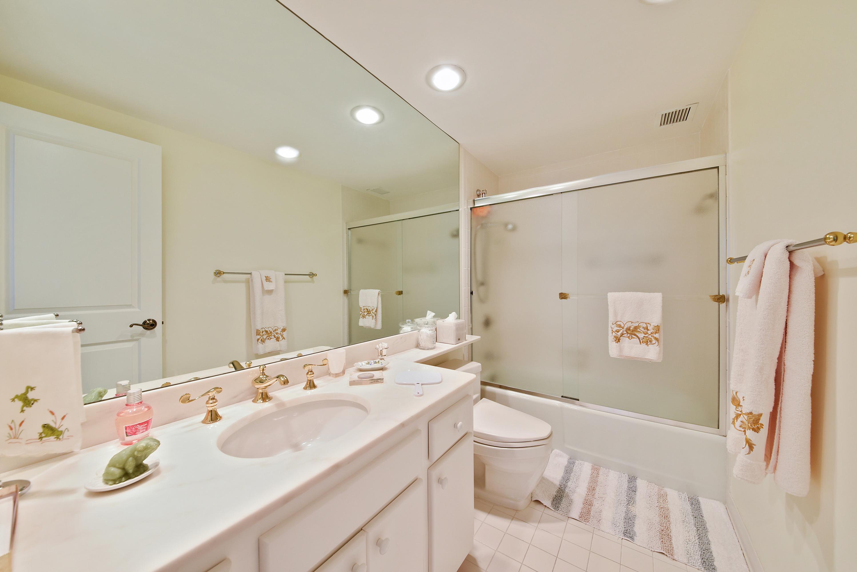 WINTHROP HOUSE CONDO - Residential