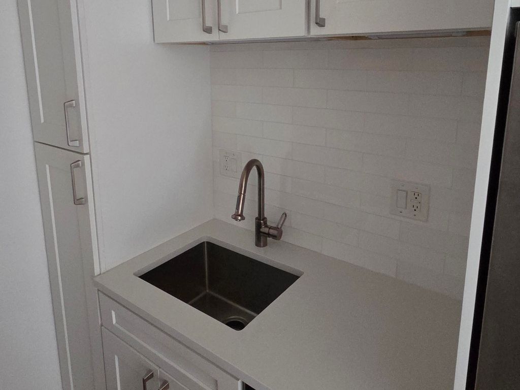 Photo of 1001 SE 16th Street #7, Fort Lauderdale, FL 33316 (MLS # B26019379)