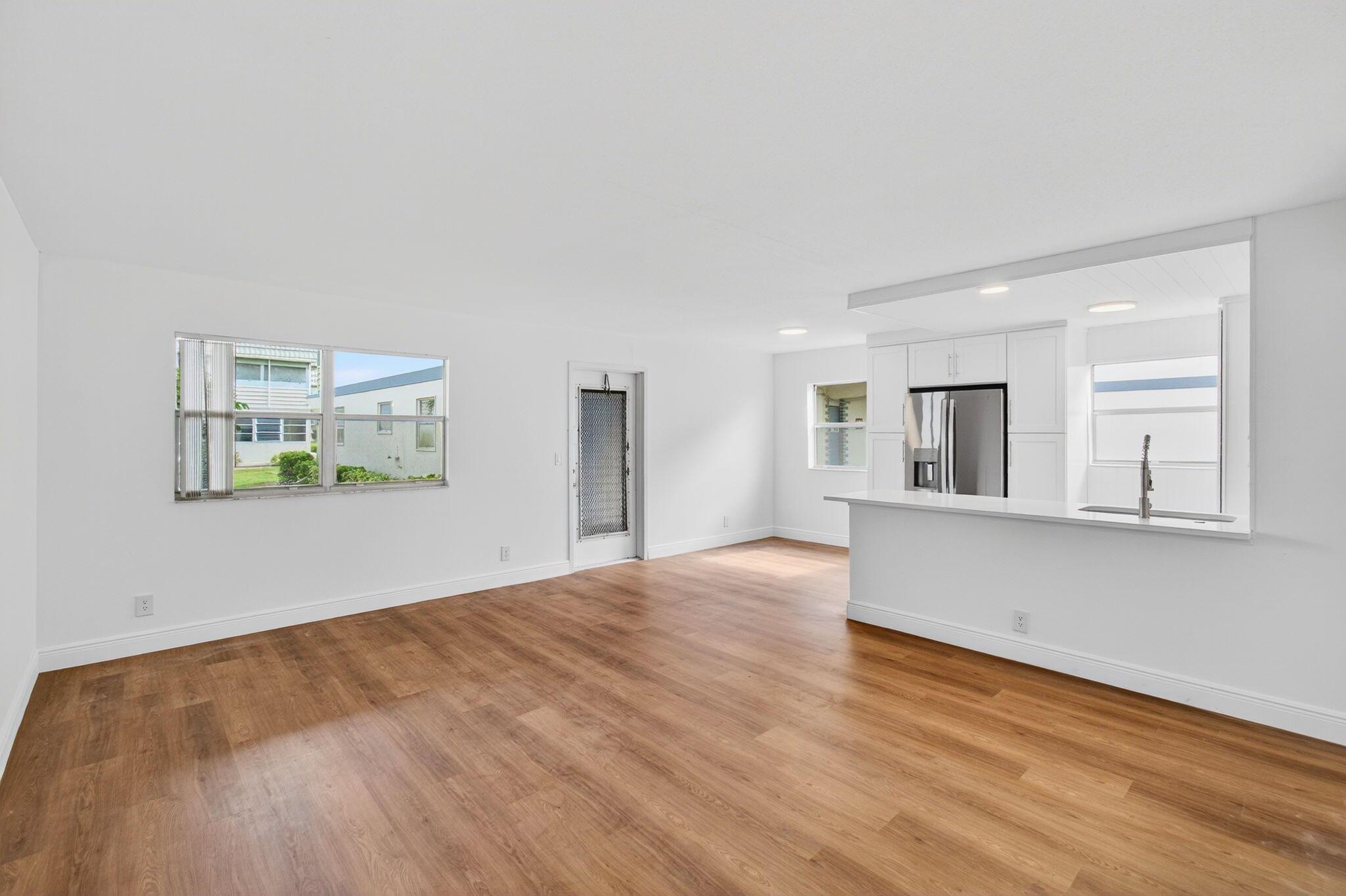 KINGS POINT - Residential