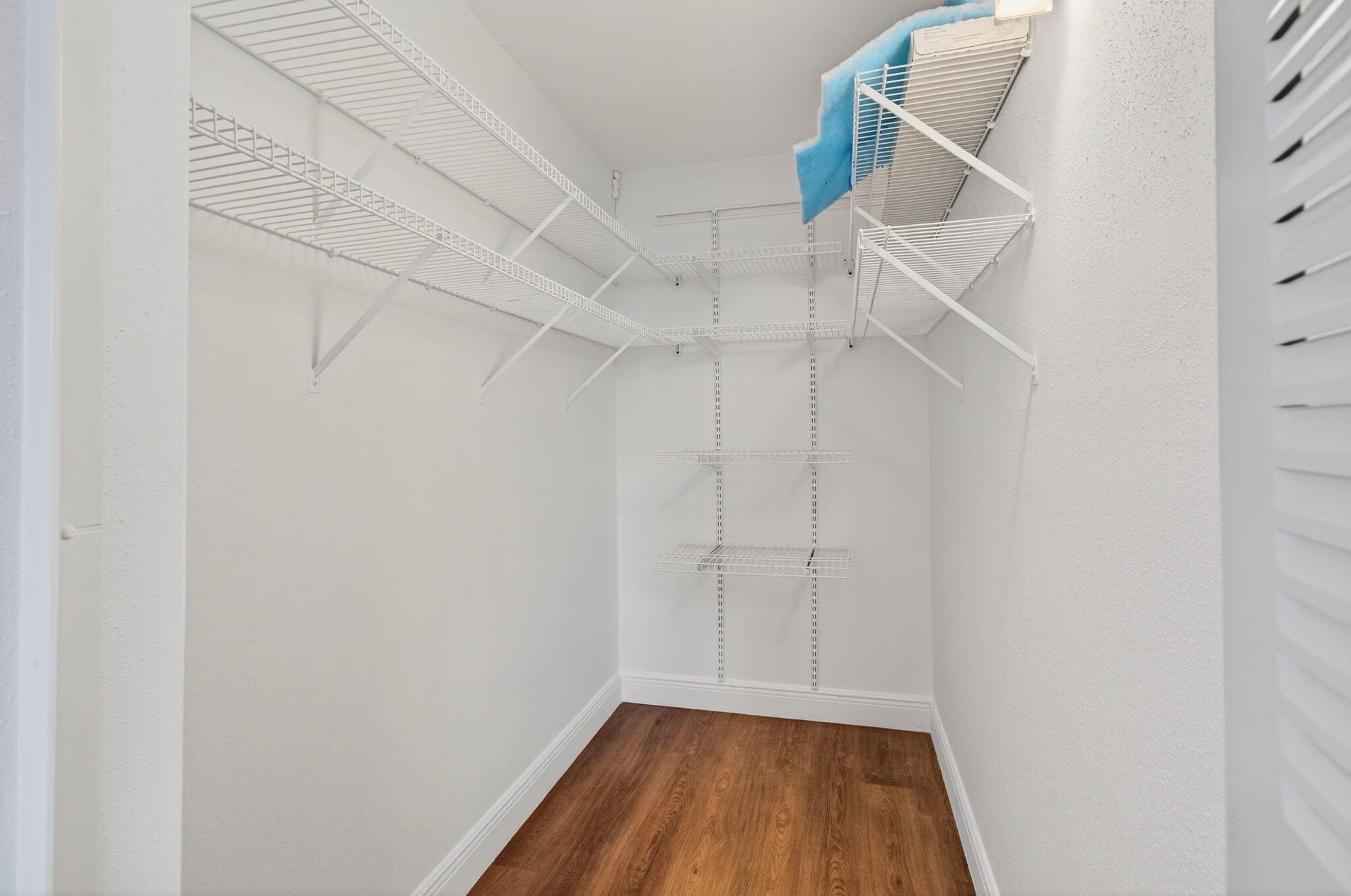 KINGS POINT - Residential