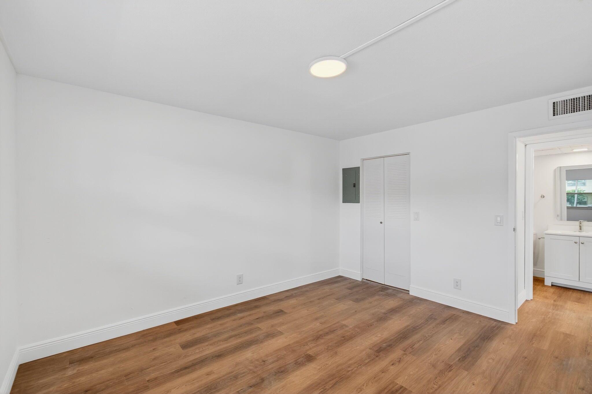 KINGS POINT - Residential