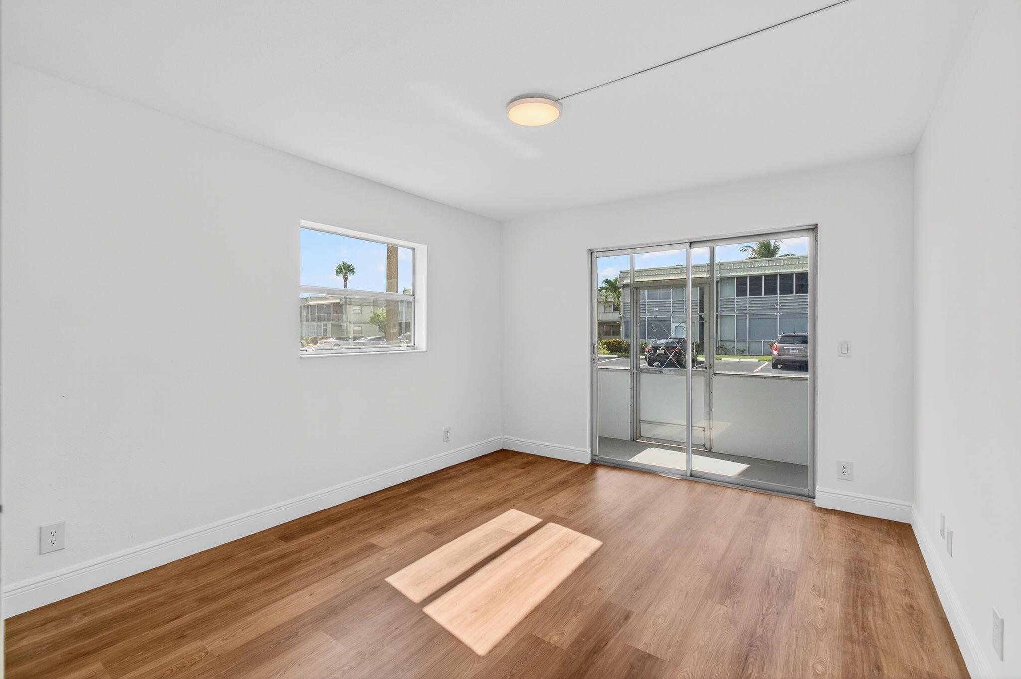 KINGS POINT - Residential