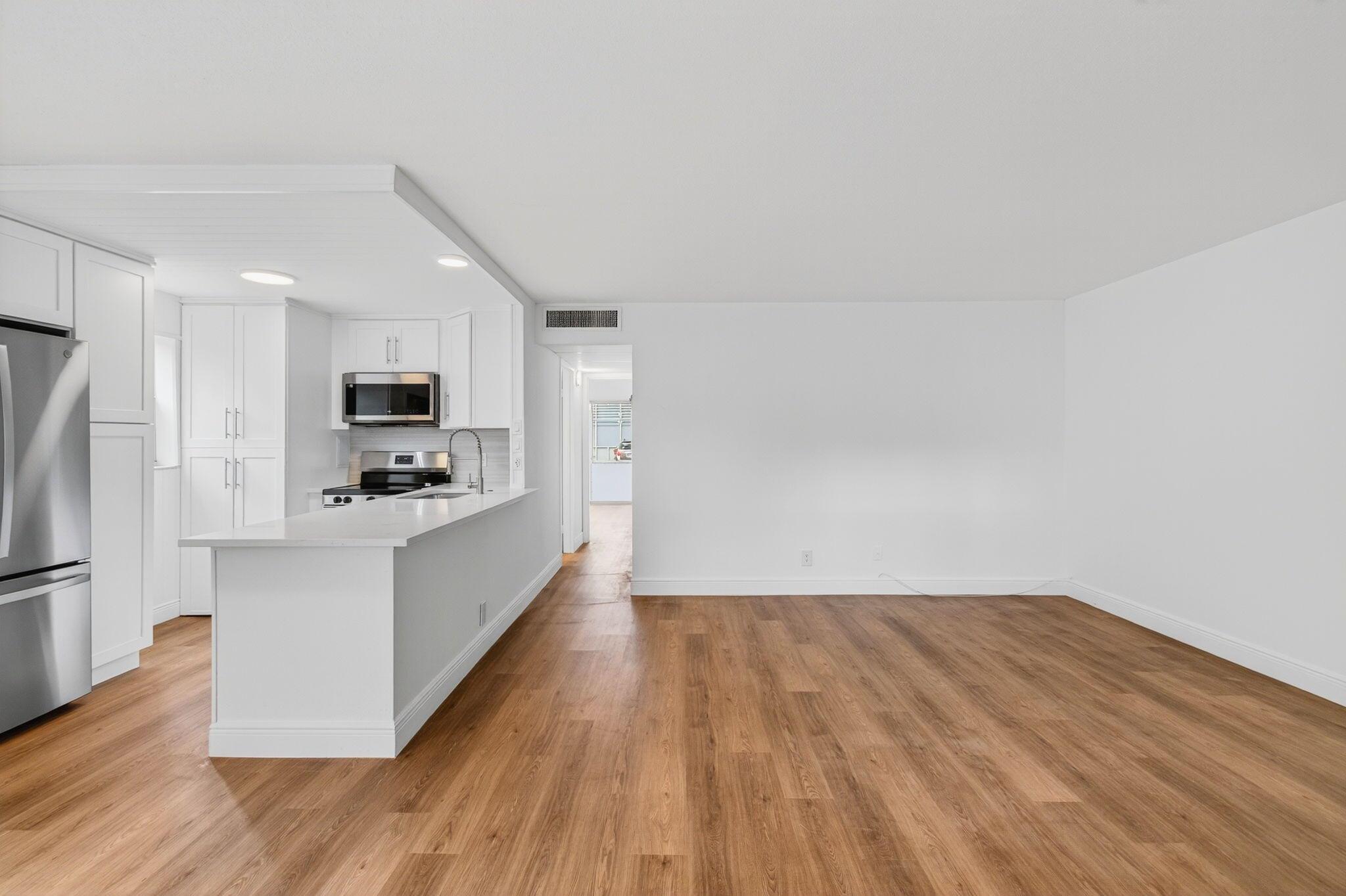 KINGS POINT - Residential