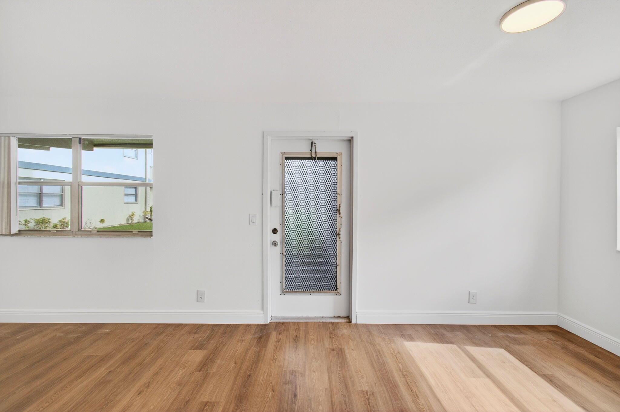 KINGS POINT - Residential