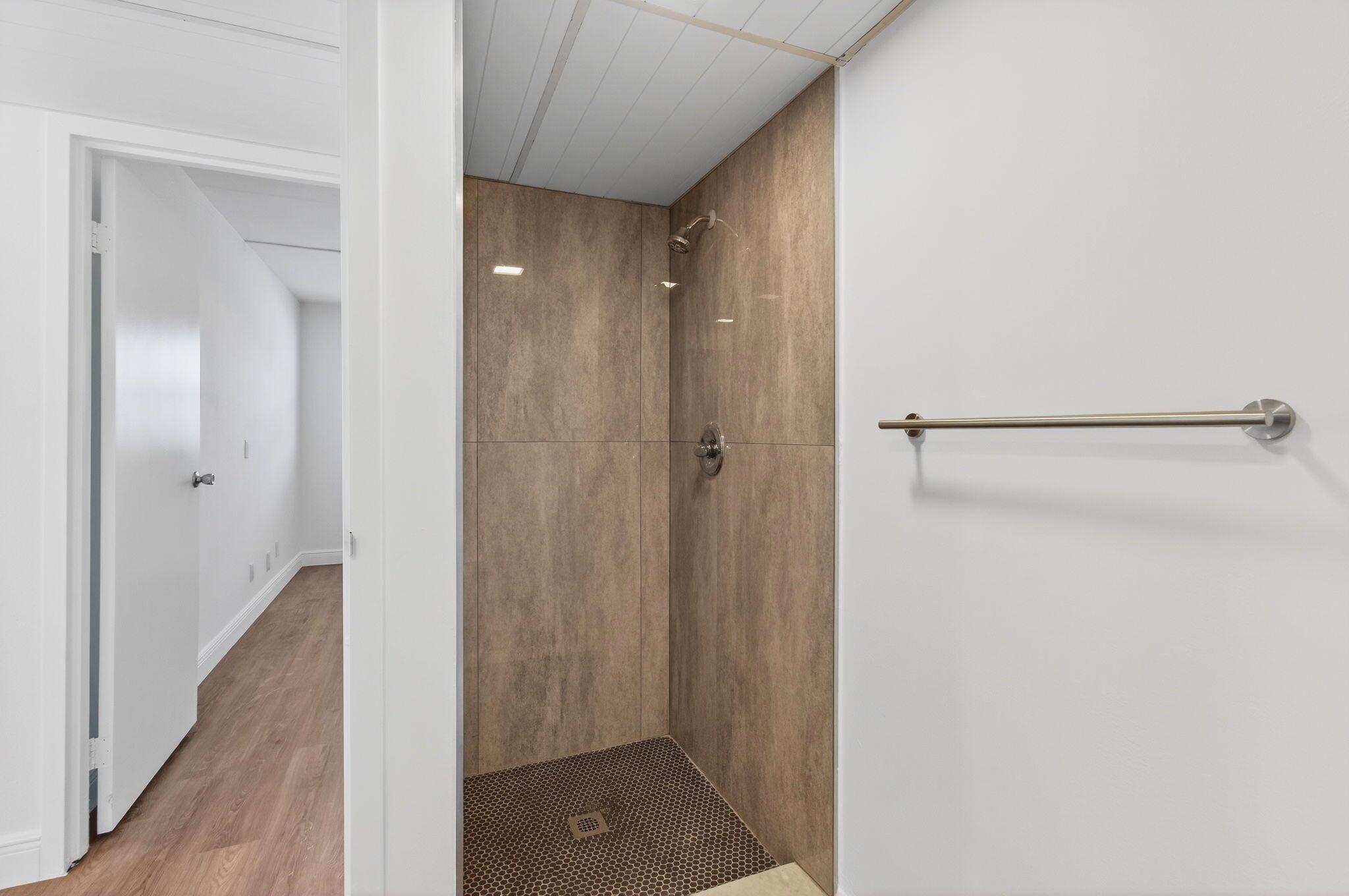 KINGS POINT - Residential