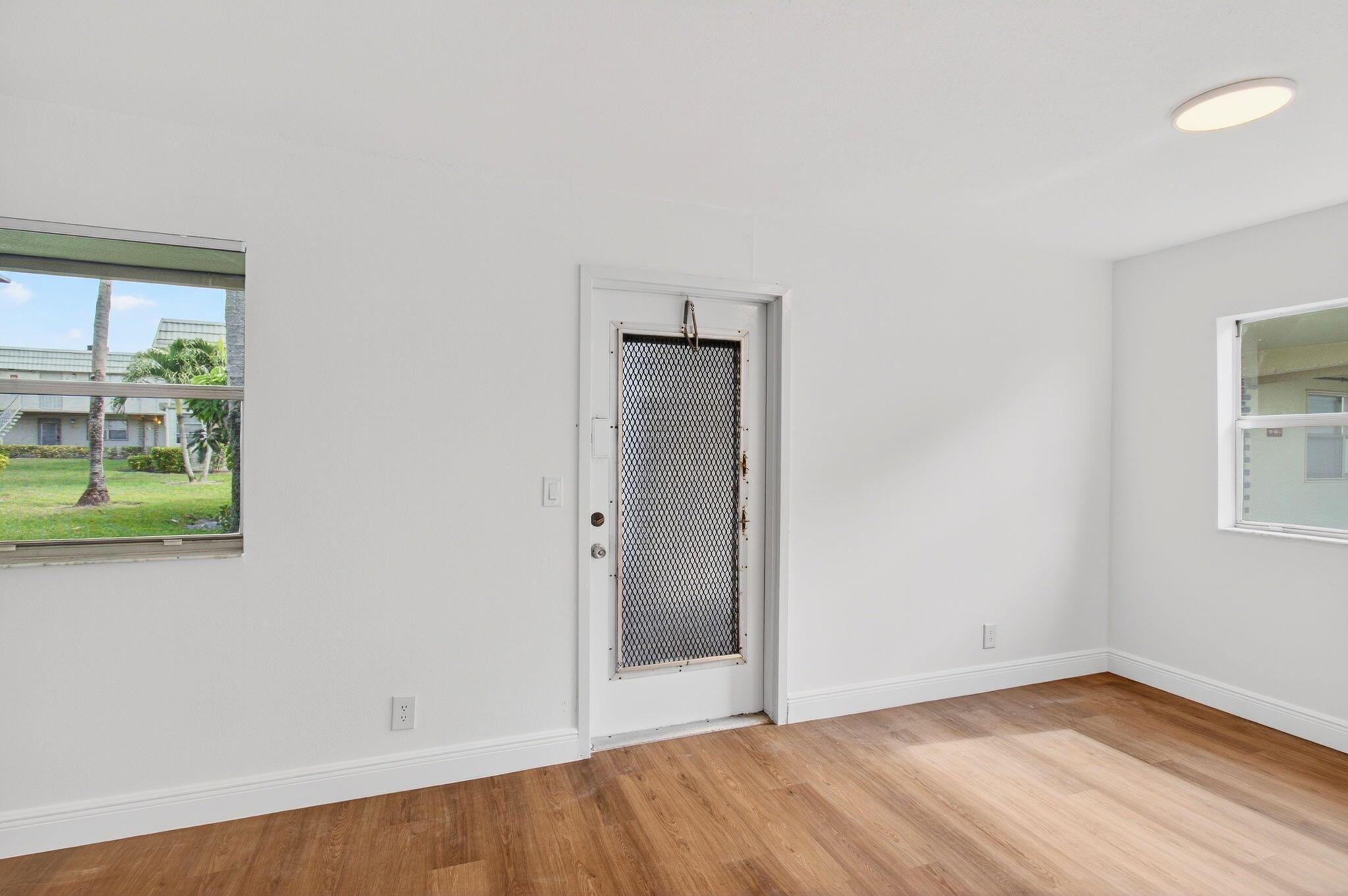 KINGS POINT - Residential