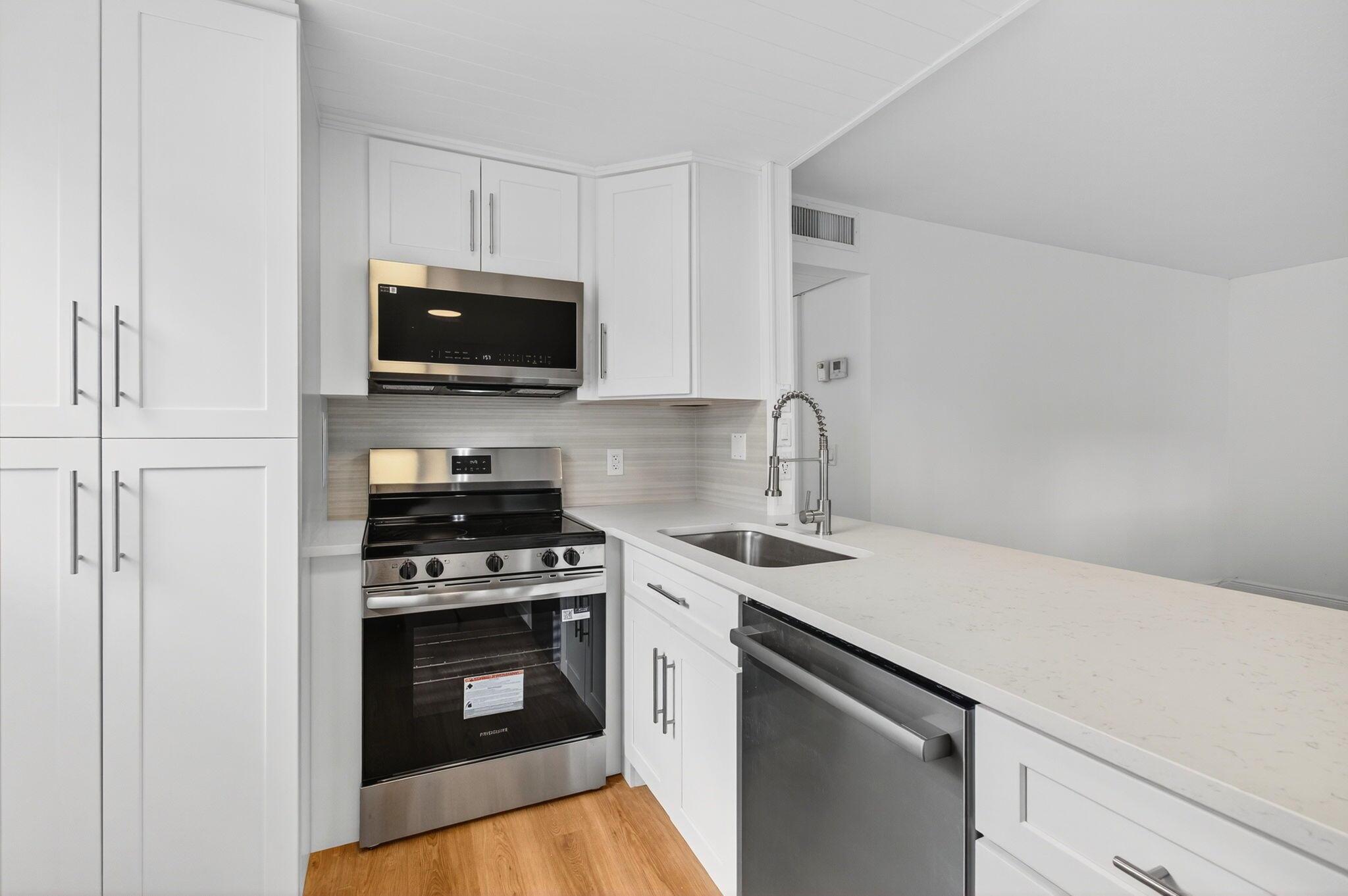 KINGS POINT - Residential