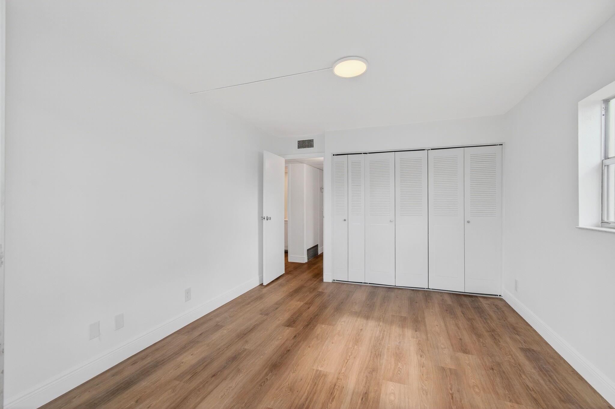 KINGS POINT - Residential