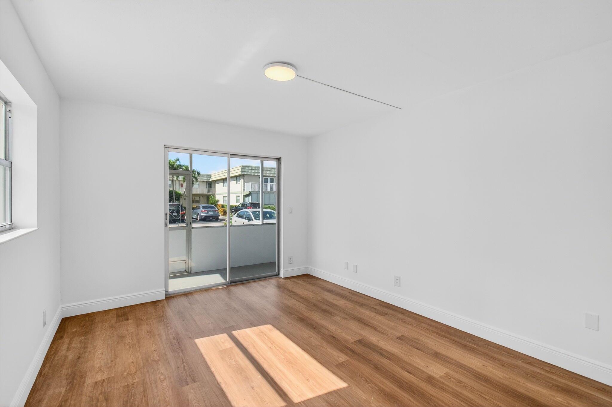 KINGS POINT - Residential