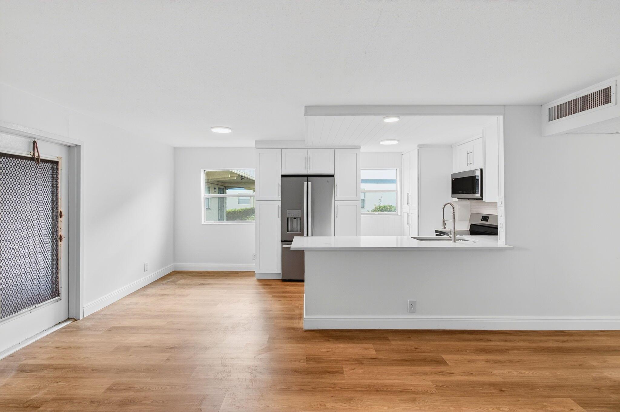 KINGS POINT - Residential