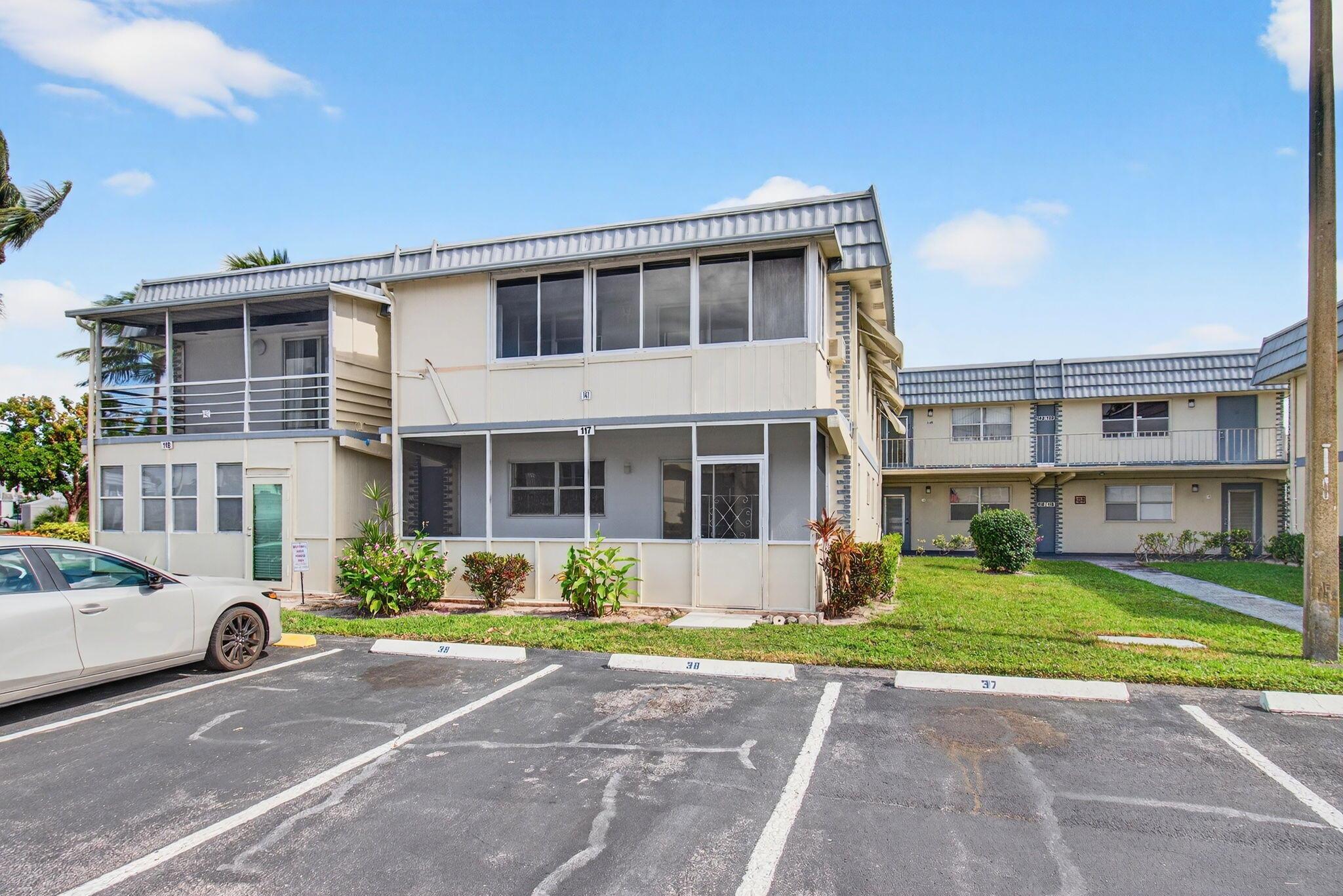 KINGS POINT - Residential