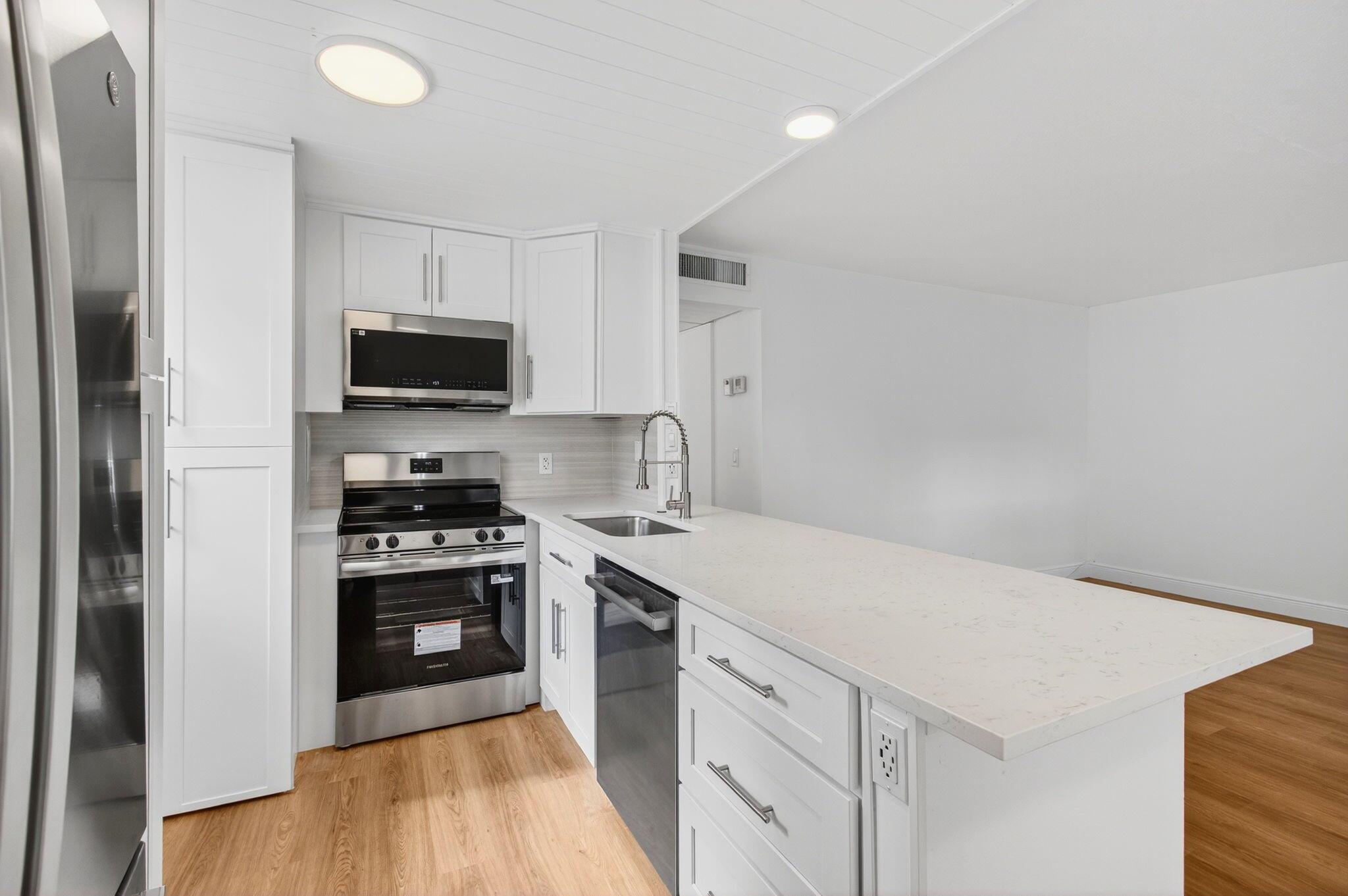 KINGS POINT - Residential