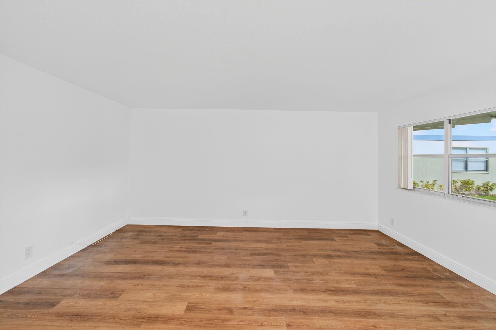 KINGS POINT - Residential