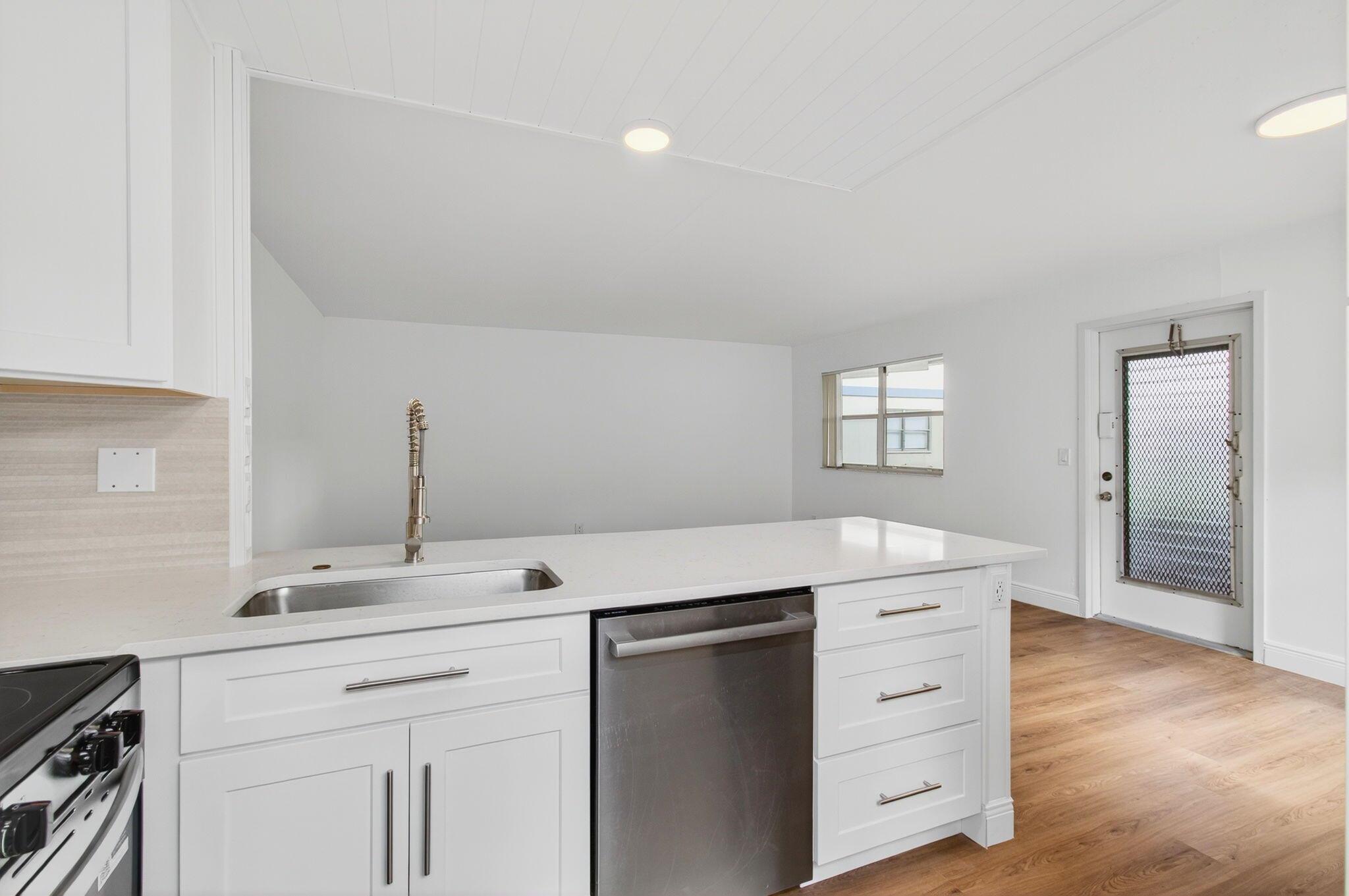 KINGS POINT - Residential