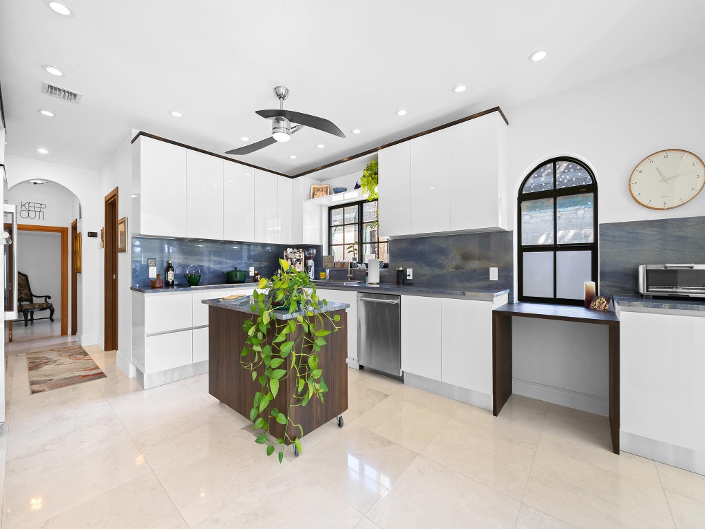 Photo of 80 SE Olive Way, Boca Raton, FL 33432 (MLS # B26077904)