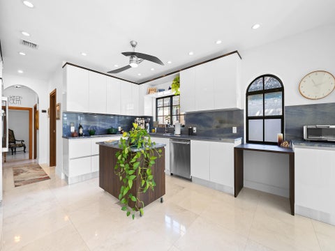 Tiny photo for 80 SE Olive Way, Boca Raton, FL 33432 (MLS # B26077904)