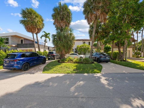 Tiny photo for 80 SE Olive Way, Boca Raton, FL 33432 (MLS # B26077904)