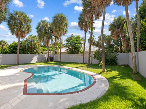 Tiny photo for 80 SE Olive Way, Boca Raton, FL 33432 (MLS # B26077904)