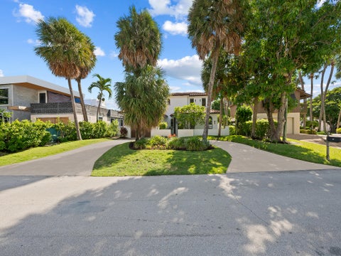 Tiny photo for 80 SE Olive Way, Boca Raton, FL 33432 (MLS # B26077904)