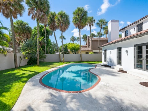Tiny photo for 80 SE Olive Way, Boca Raton, FL 33432 (MLS # B26077904)