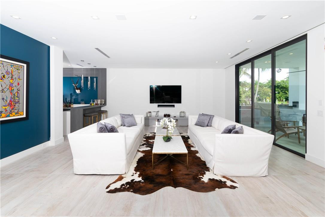 LAUDERDALE SHORES CORR PL - Residential