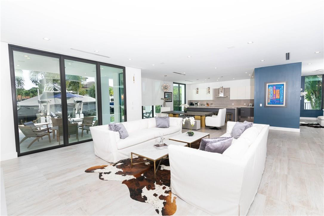 LAUDERDALE SHORES CORR PL - Residential