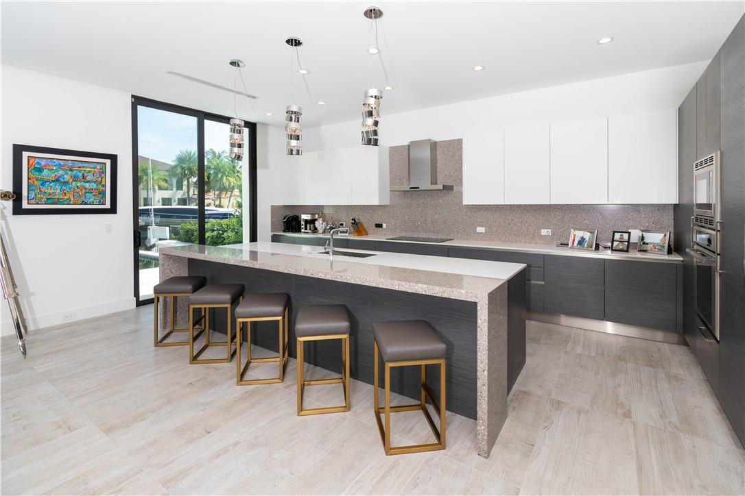 LAUDERDALE SHORES CORR PL - Residential