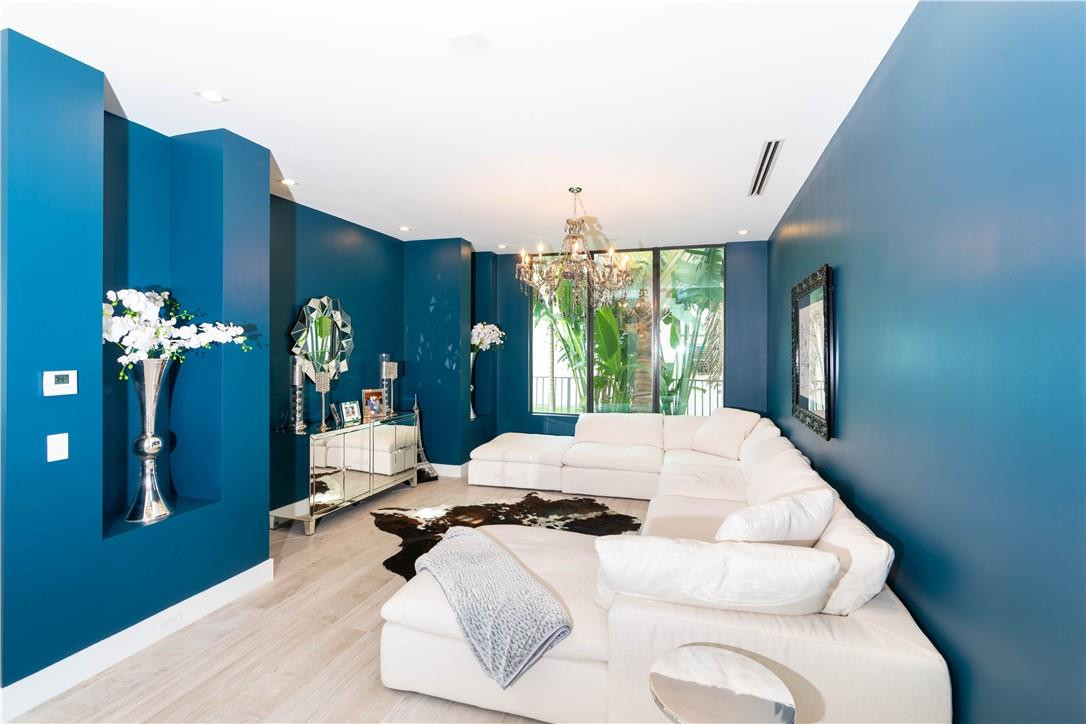 LAUDERDALE SHORES CORR PL - Residential