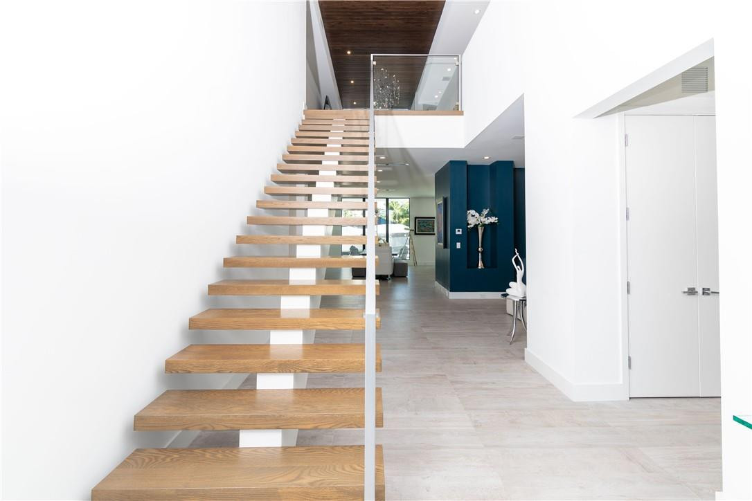 LAUDERDALE SHORES CORR PL - Residential