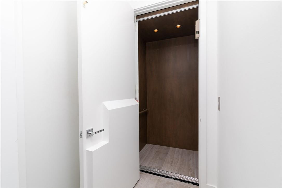 LAUDERDALE SHORES CORR PL - Residential