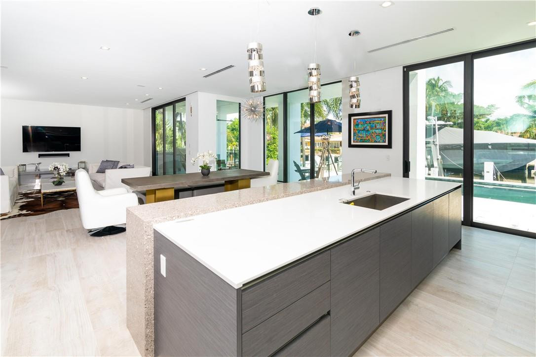 LAUDERDALE SHORES CORR PL - Residential