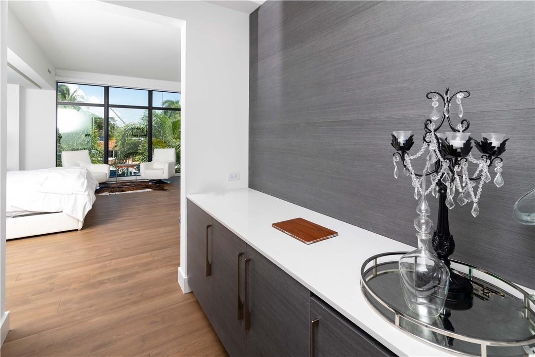 LAUDERDALE SHORES CORR PL - Residential