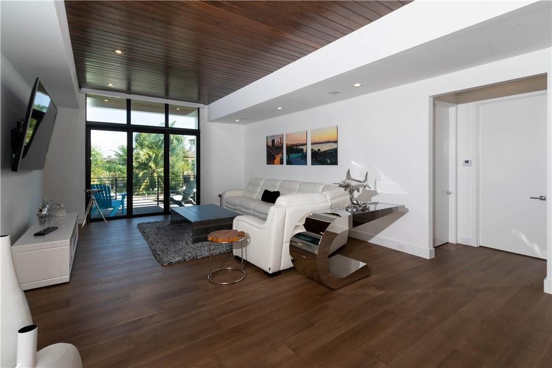 LAUDERDALE SHORES CORR PL - Residential