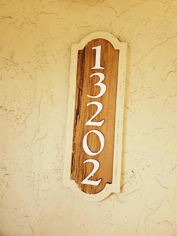 STERLING VILLAGES OF PALM BEACH LAKES CONDO - Residential