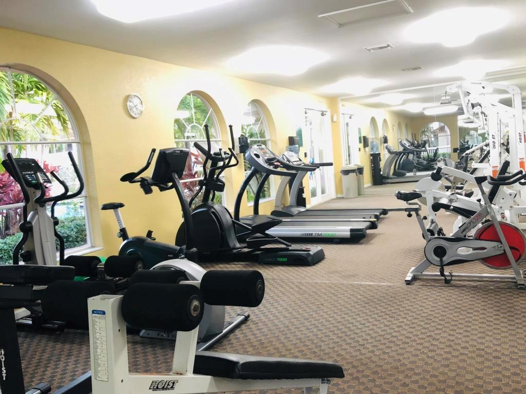 STERLING VILLAGES OF PALM BEACH LAKES CONDO - Residential