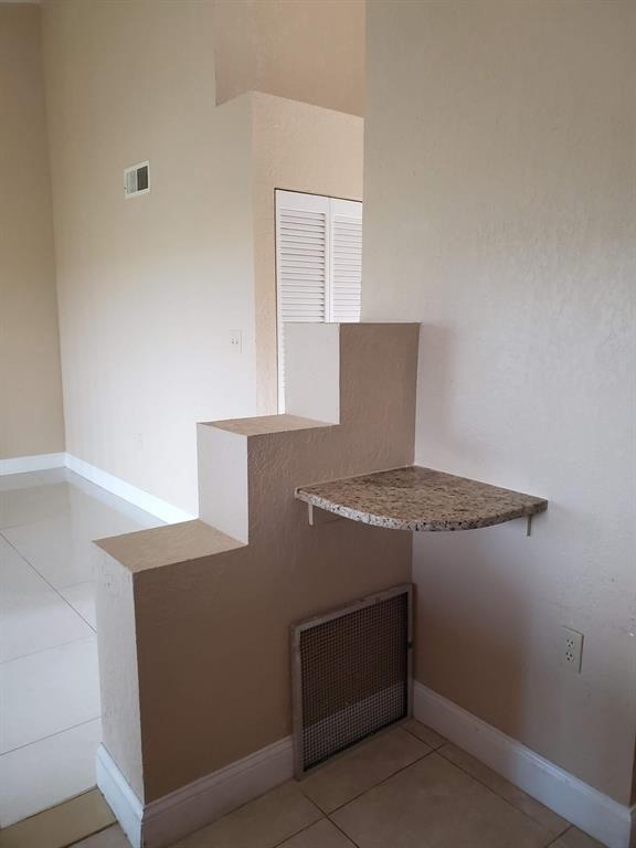 STERLING VILLAGES OF PALM BEACH LAKES CONDO - Residential