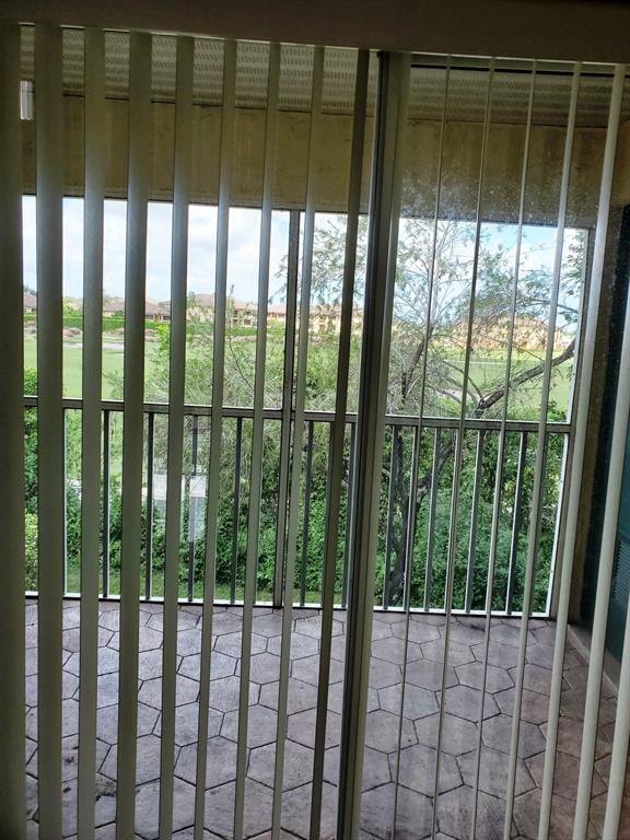 STERLING VILLAGES OF PALM BEACH LAKES CONDO - Residential