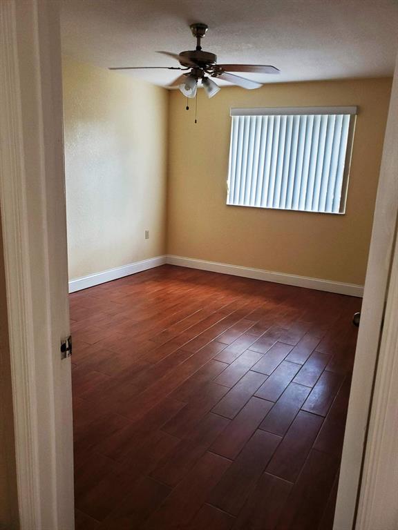 STERLING VILLAGES OF PALM BEACH LAKES CONDO - Residential