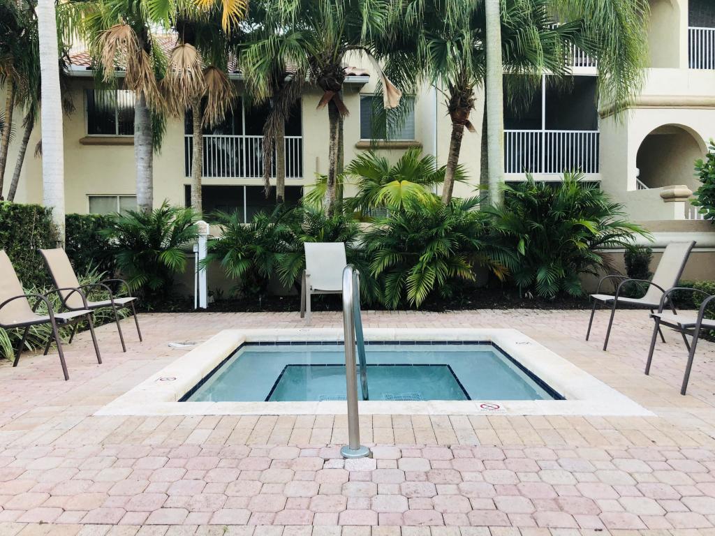 STERLING VILLAGES OF PALM BEACH LAKES CONDO - Residential