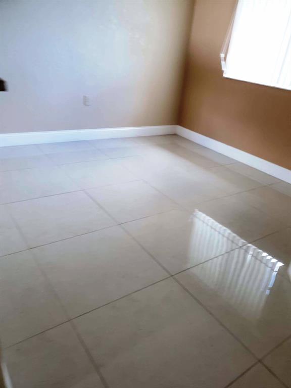 STERLING VILLAGES OF PALM BEACH LAKES CONDO - Residential