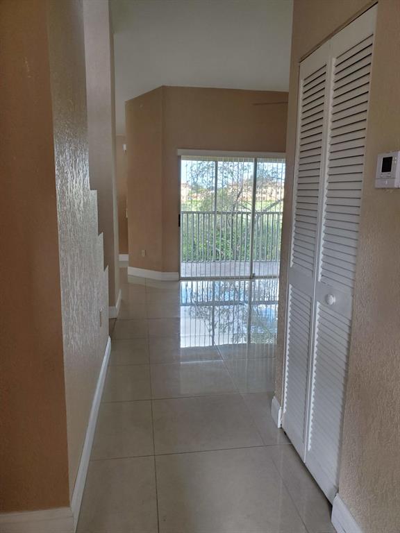 STERLING VILLAGES OF PALM BEACH LAKES CONDO - Residential