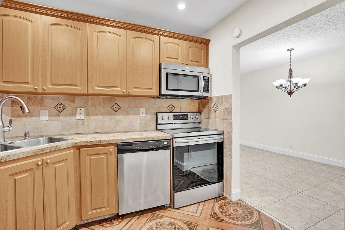 OAKLAND SHORES - Residential