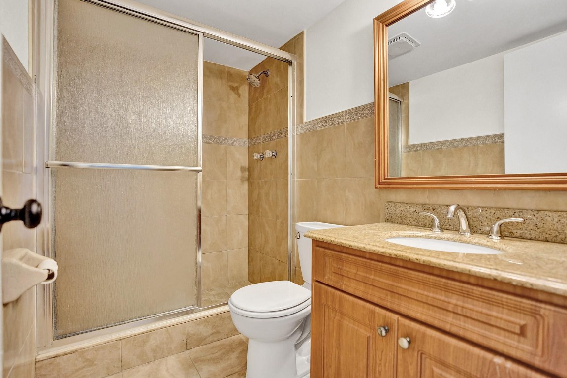 OAKLAND SHORES - Residential