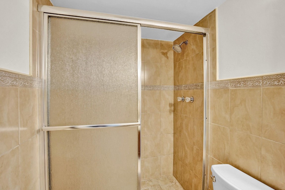 OAKLAND SHORES - Residential