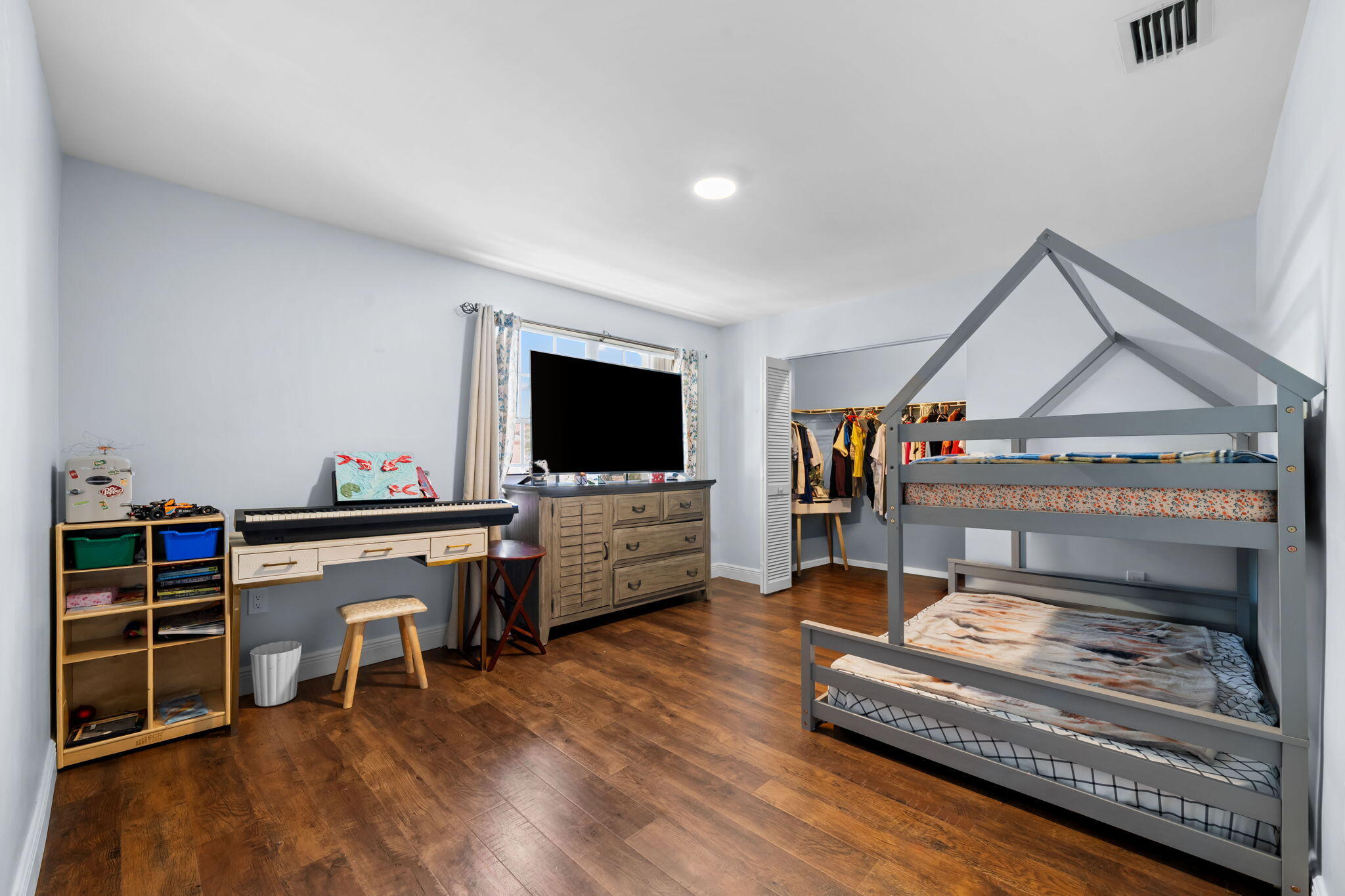 HOLIDAY SPRINGS EAST - Residential