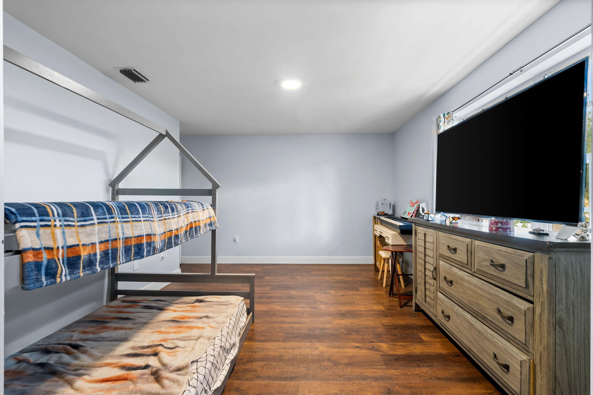 HOLIDAY SPRINGS EAST - Residential