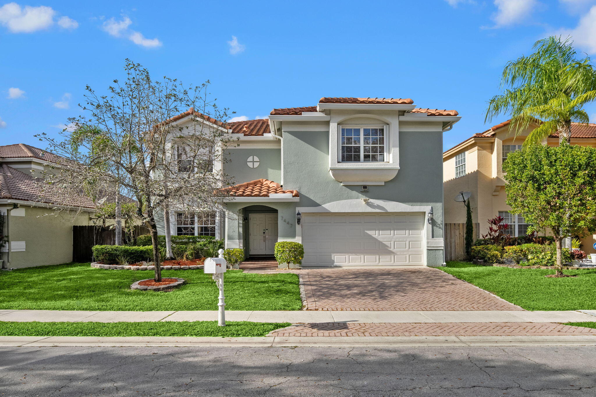 HOLIDAY SPRINGS EAST - Residential