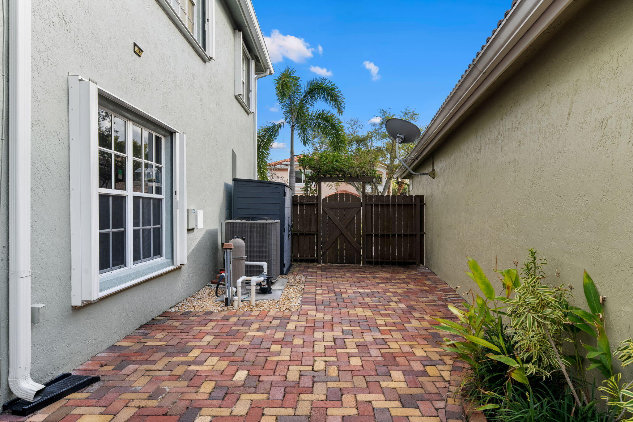 HOLIDAY SPRINGS EAST - Residential